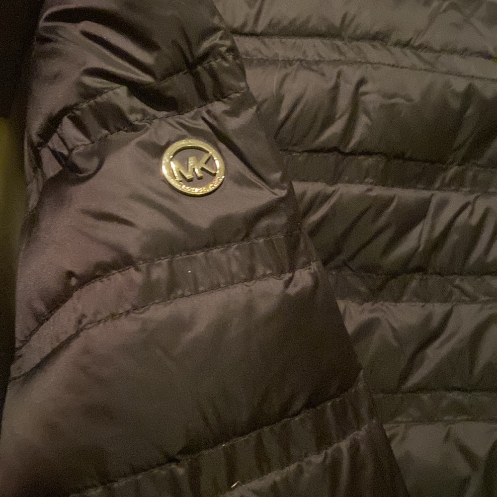 - Micheal Kor Puffer Jacket - Picture 3 of 4